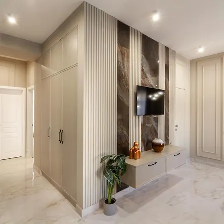 Leogrand Vip On Lesi Ukrainky 7 * Lvov