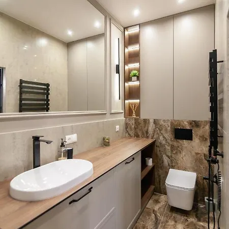 Leogrand Vip On Lesi Ukrainky 7 * Lvov