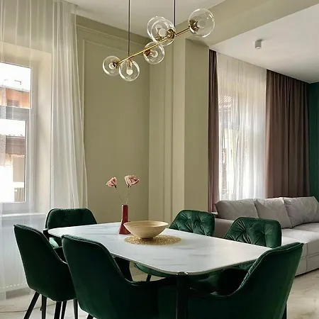 Apartamento Leogrand Vip On Lesi Ukrainky 7 Leópolis