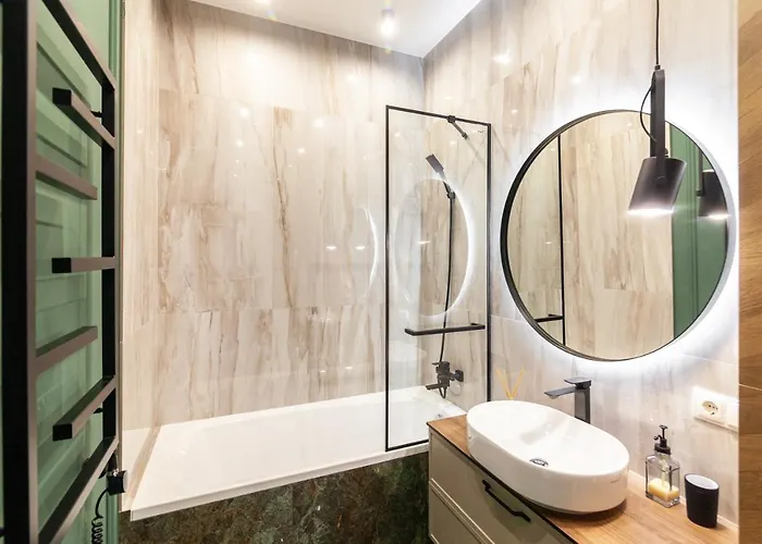 Leogrand Vip Apartments On Lesi Ukrainky 7 *