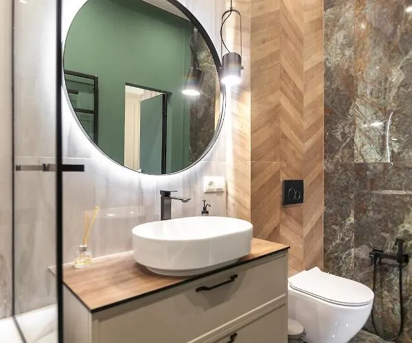 Leogrand Vip Apartments On Lesi Ukrainky 7 شقة إلفيف