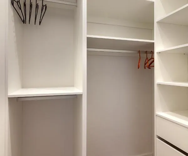 شقة Leogrand Vip Apartments On Lesi Ukrainky 7 *