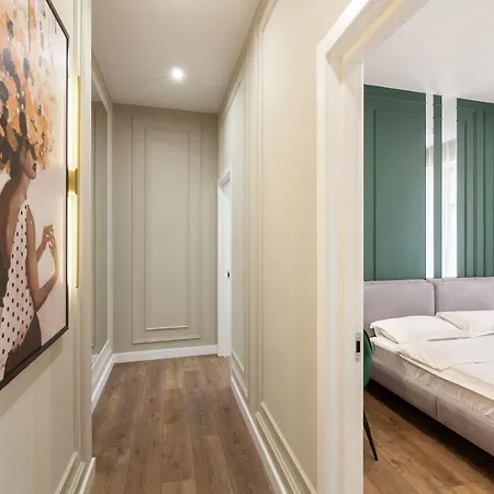Leogrand Vip Apartments On Lesi Ukrainky 7 Apartment