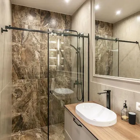 Apartment Leogrand Vip Apartments On Lesi Ukrainky 7 *