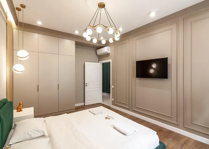 Leogrand Vip On Lesi Ukrainky 7 *