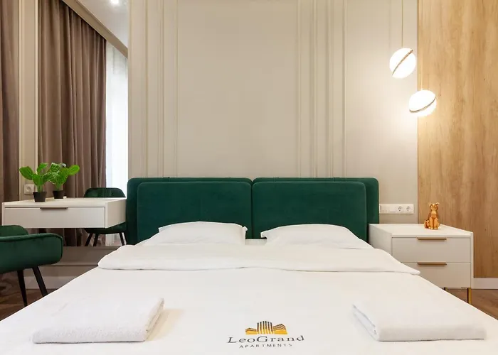 Leogrand Vip On Lesi Ukrainky 7 * Lviv